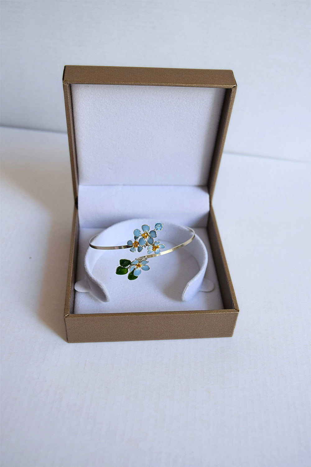 Openable Sterling silver bangle with bunch of Forget-Me-Not sky blue flowers, handmade 