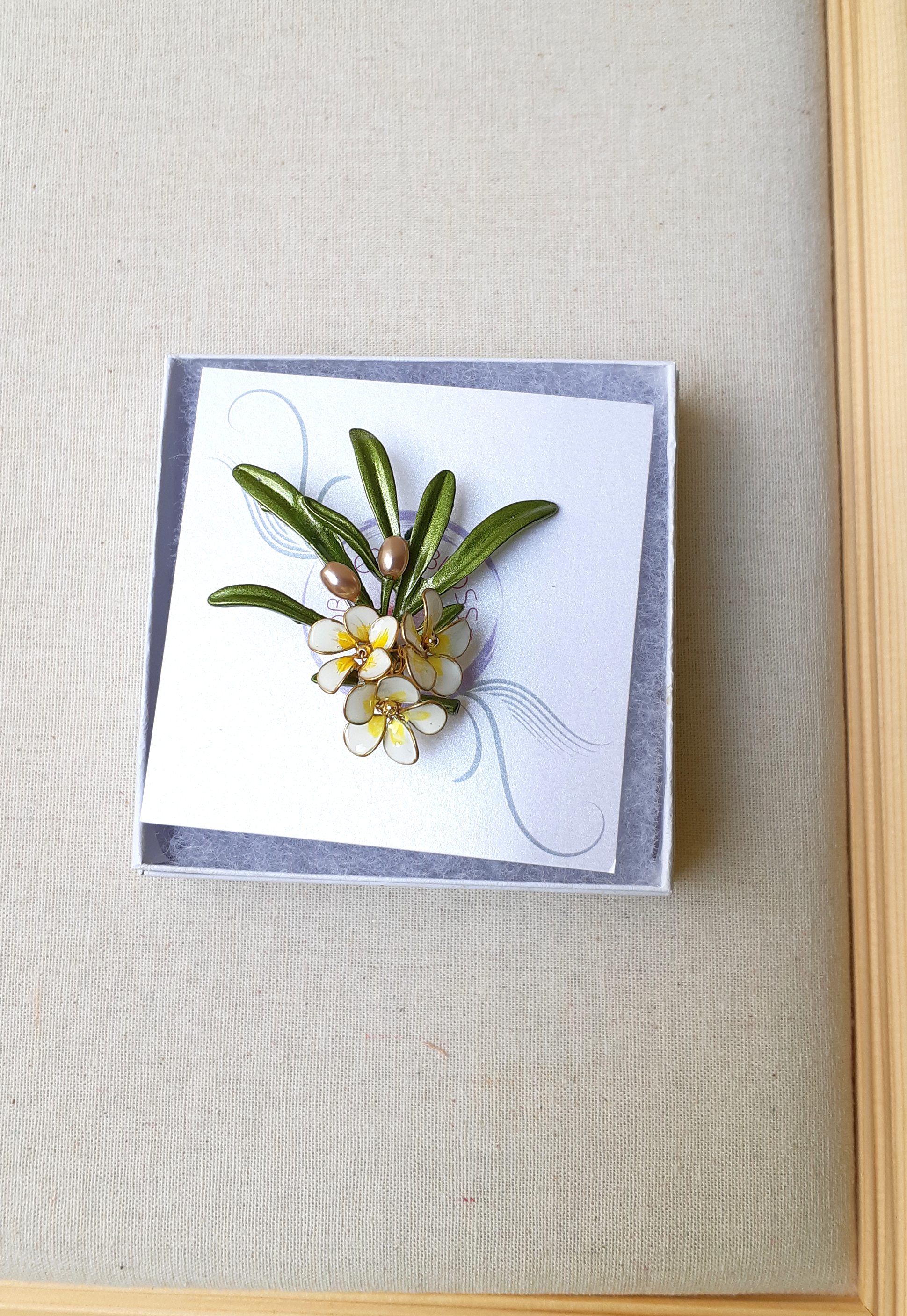 Frangipani/Plumeria flower brooch pin