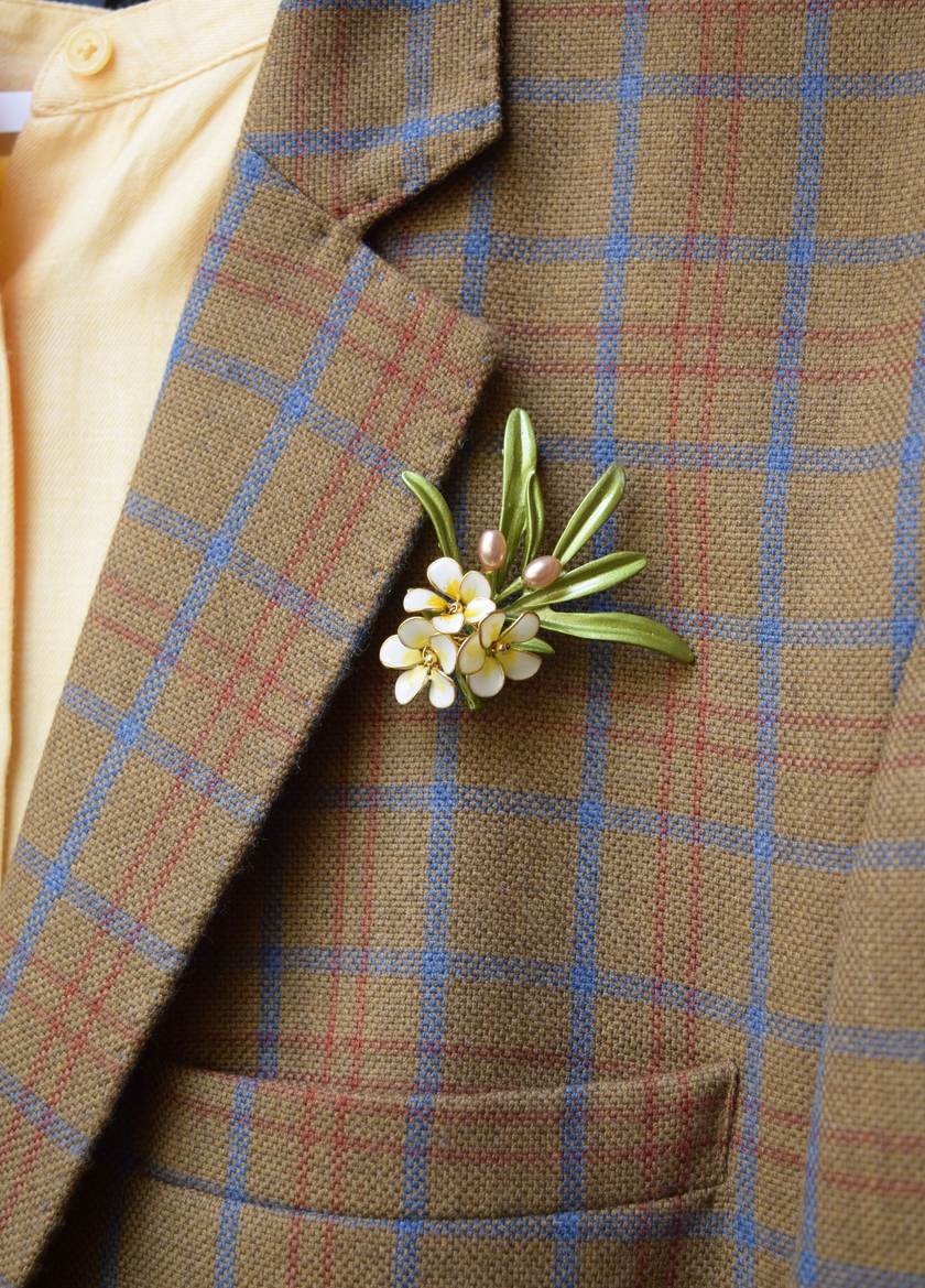 Frangipani/Plumeria flower brooch pin
