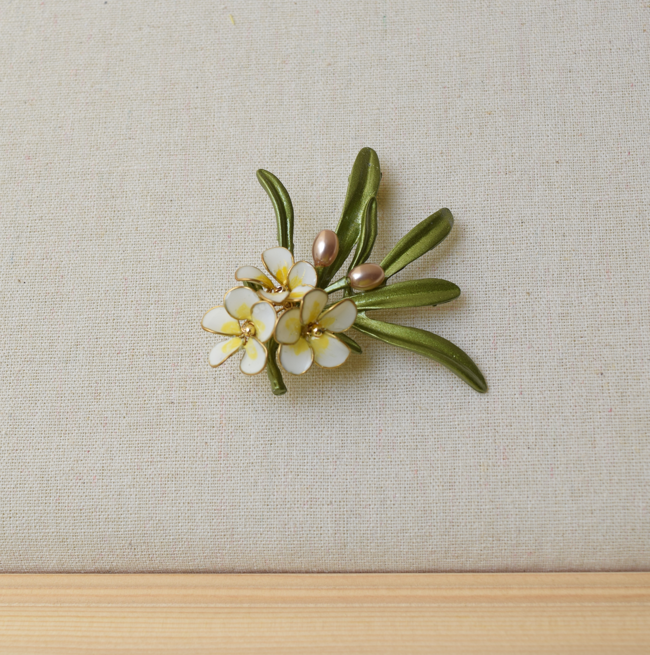 Frangipani/Plumeria flower brooch pin