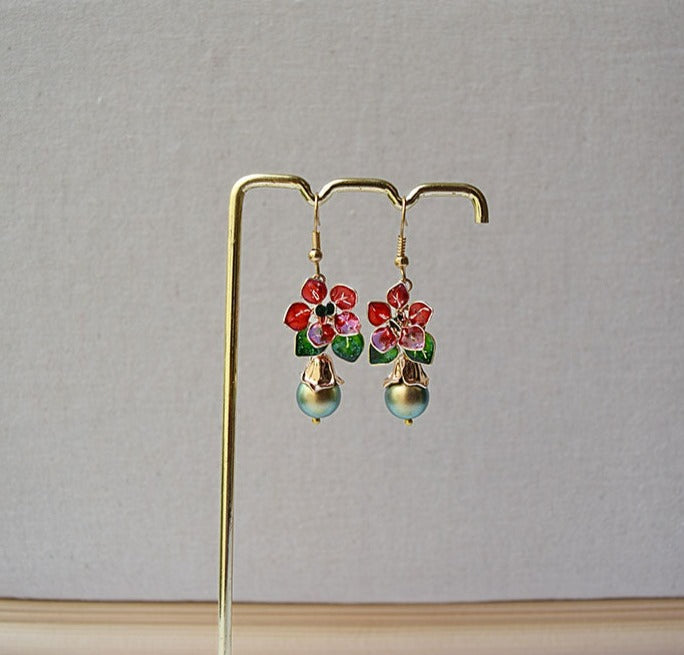 Christmas Poinsettia earrings Pearl