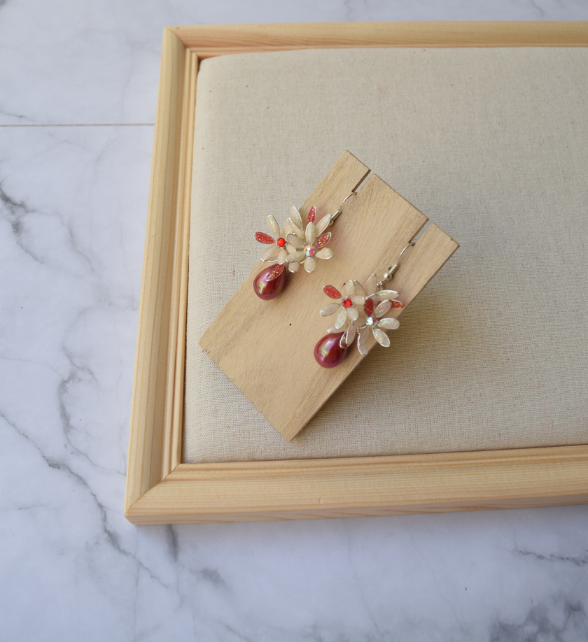 Red White flower cluster earrings necklace set