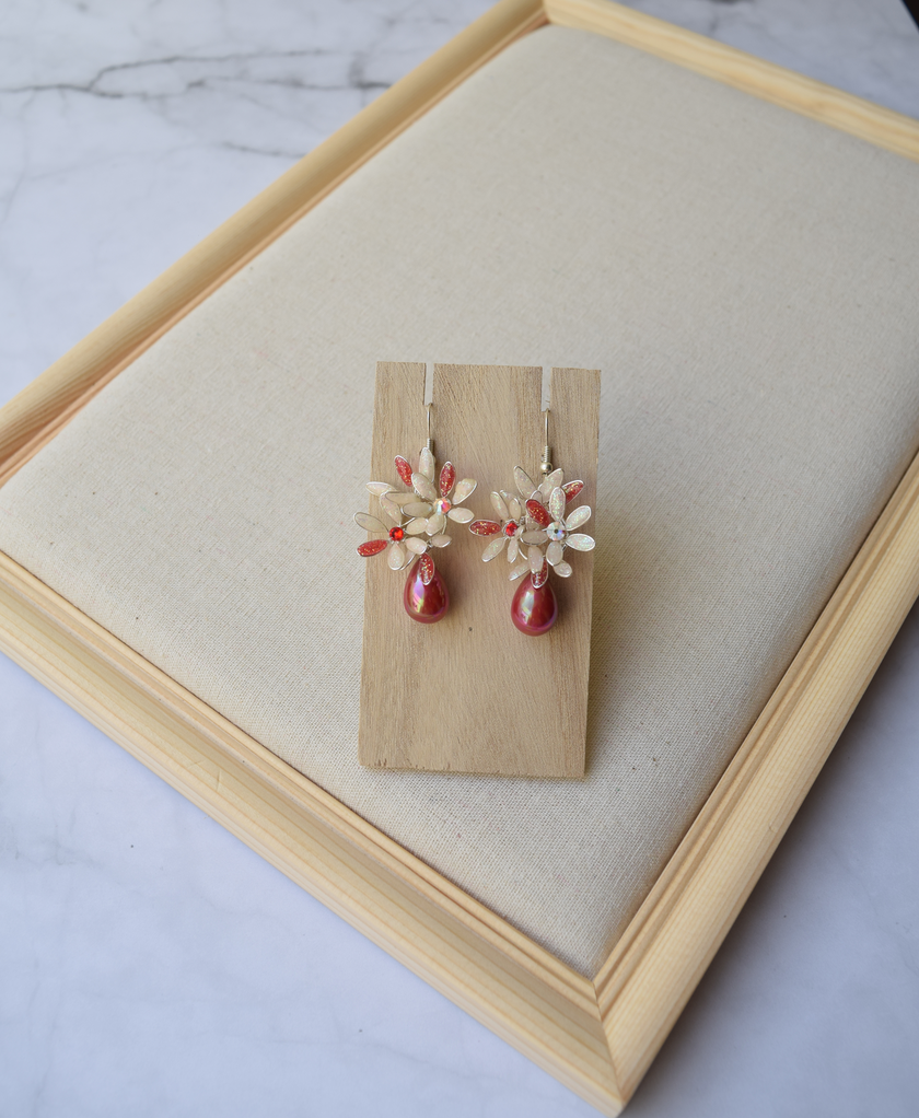Red White flower cluster earrings necklace set