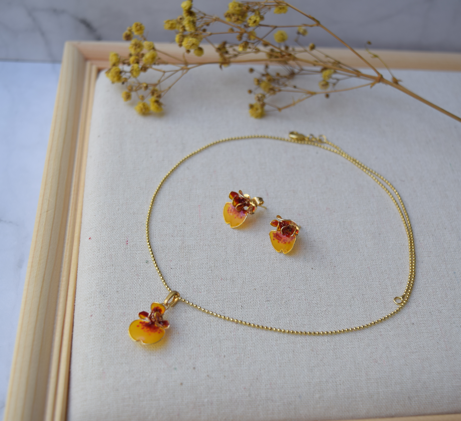 Yellow-Red Dancing lady Orchid set