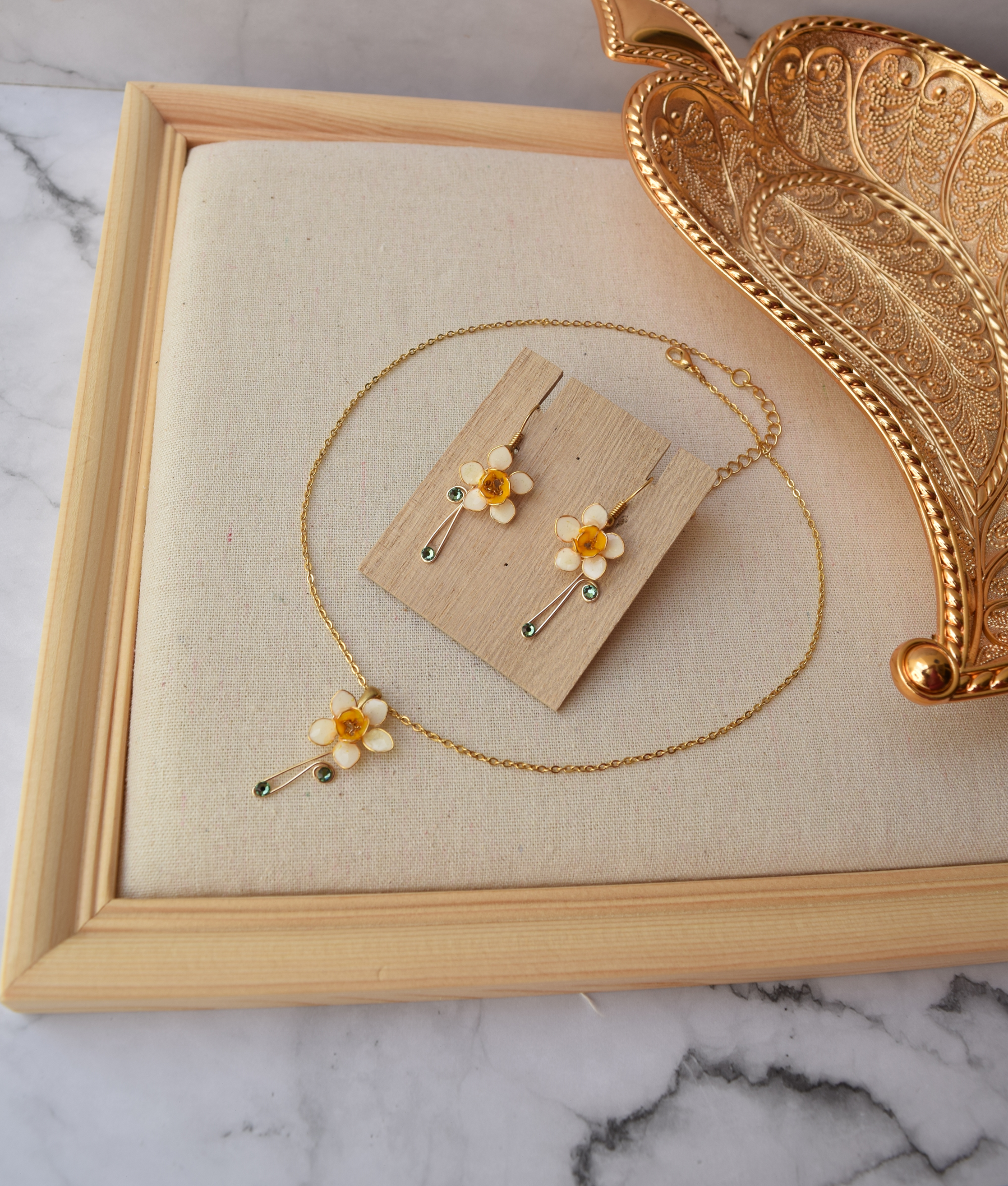 Daffodil earrings and Necklace set