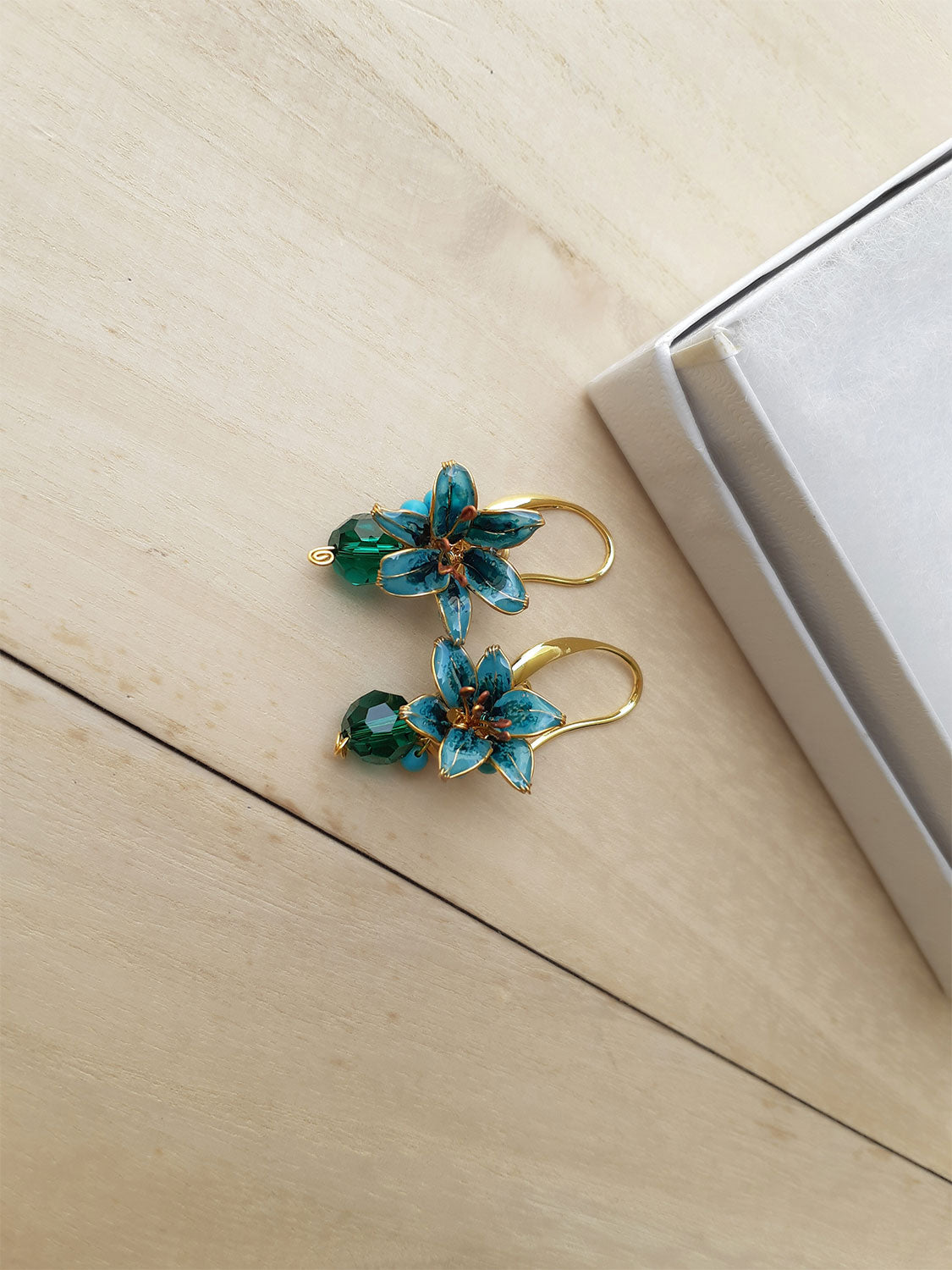 A handmade Teal flower jewellery set including crystal choker, earrings dangle, crystal adjustable bracelet, cocktail finger ring