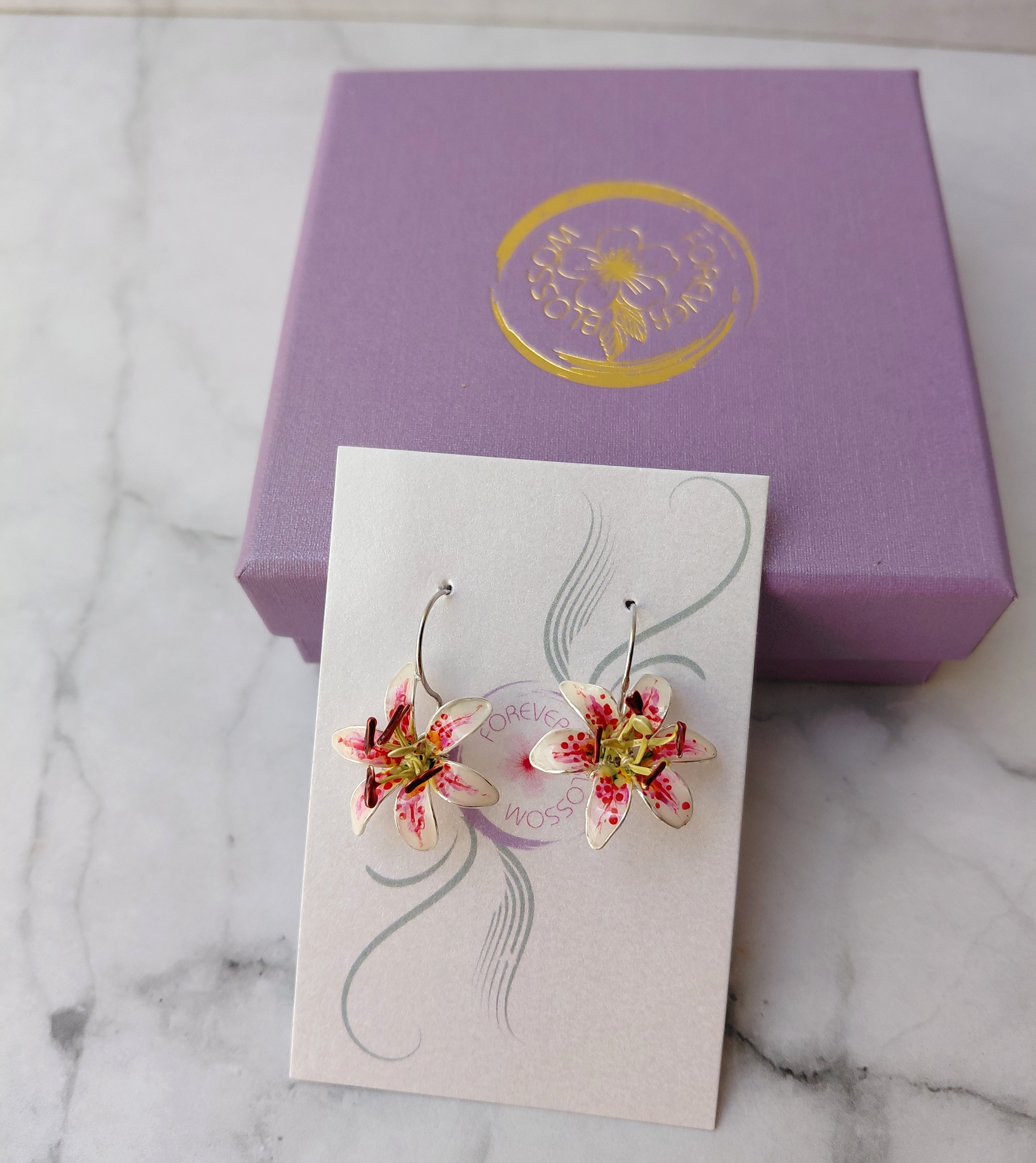 Tiger Lily Drop earrings white pink