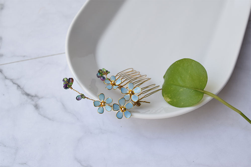 Delicate Forget-Me-Not flowers branch hair comb in gold finish, handmade flower bridal comb.